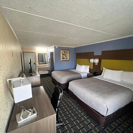 Quality Inn & Suites Near Six Flags East Atlanta Exterior foto