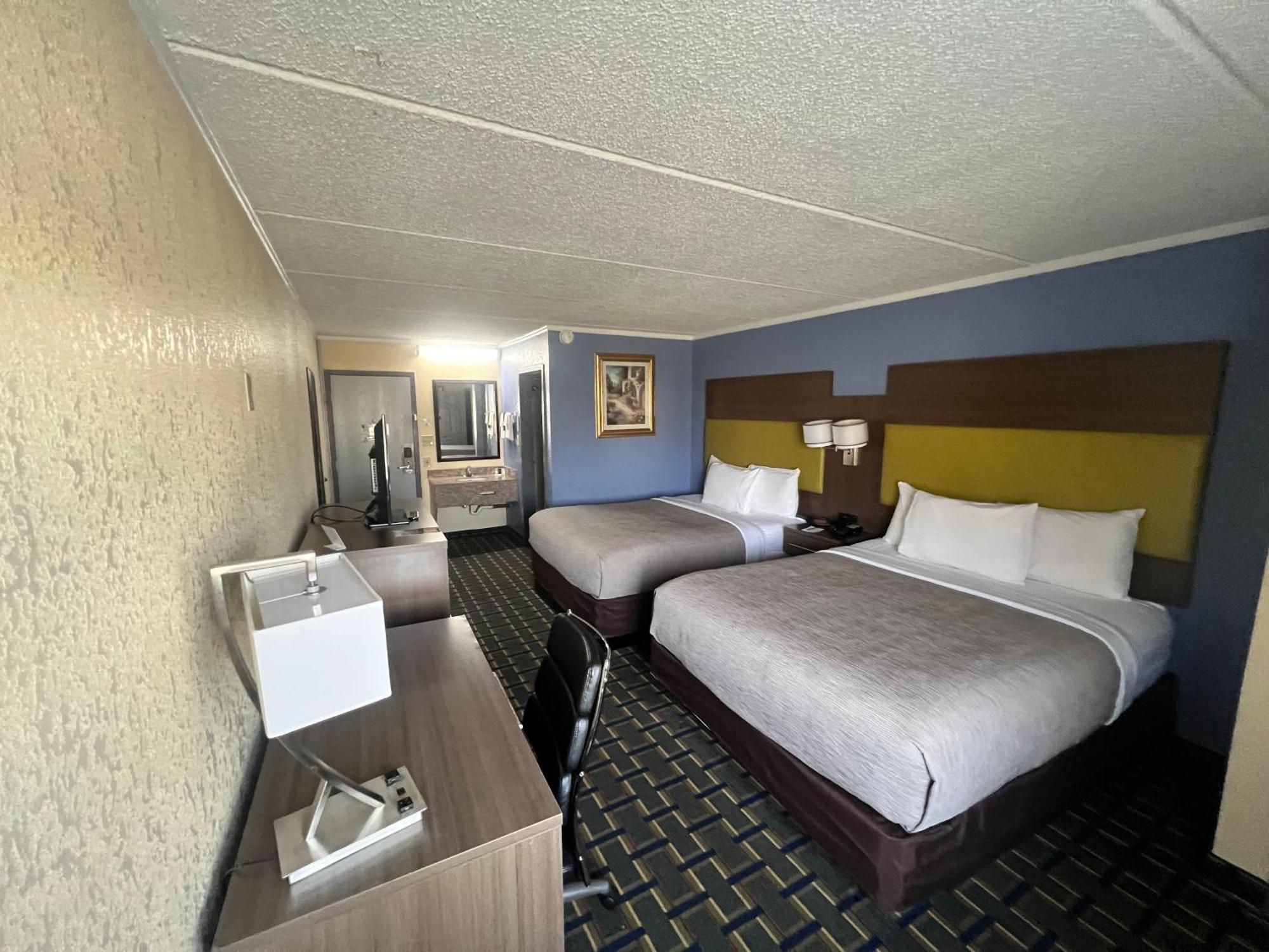 Quality Inn & Suites Near Six Flags East Atlanta Exterior foto